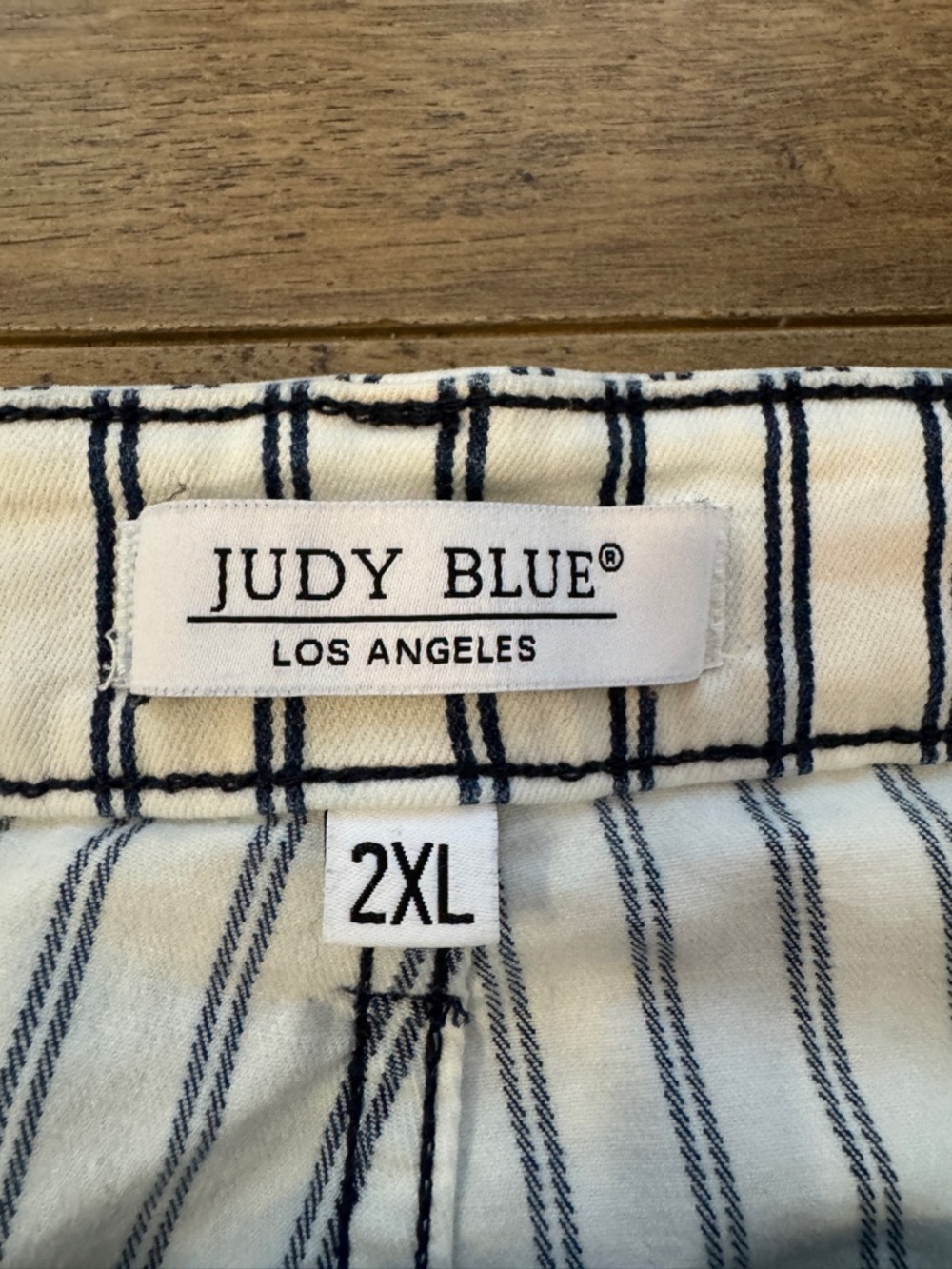 Judy Blue Striped High-Waisted Shorts
Size 2X - Picture 5 of 8
